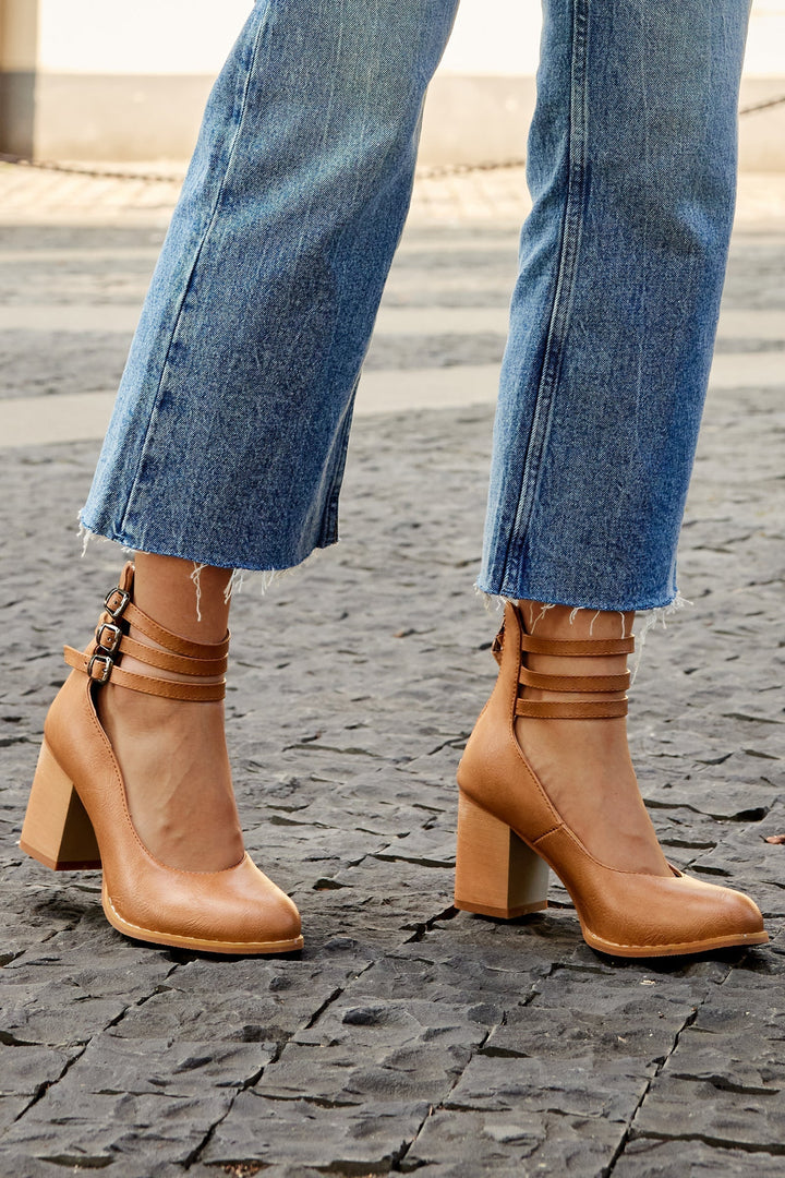 Caa™ | Smooth sandals with ankle strap and thick heel